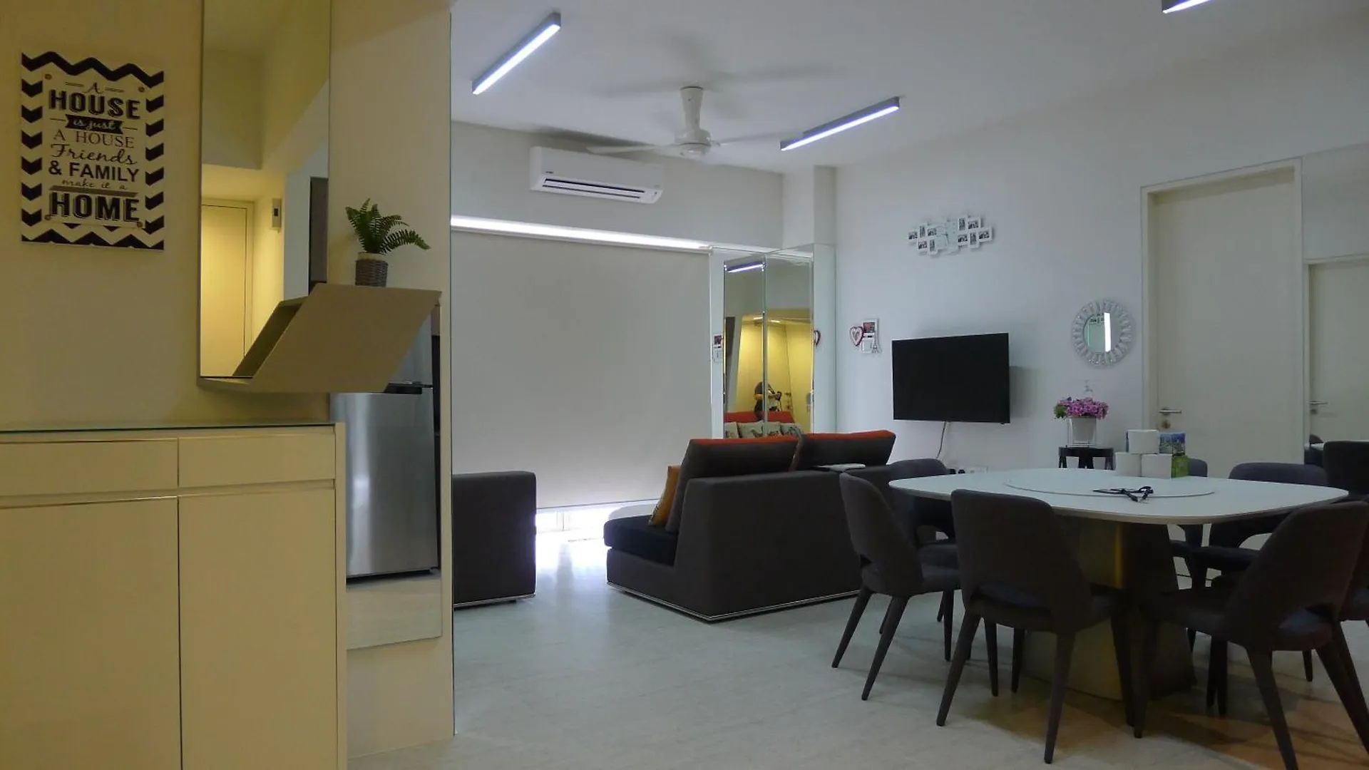 By The Sea @ Cozy Beachfront Home Batu Ferringhi Apartment